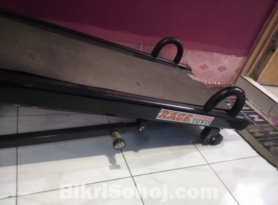 Race Fitness Taiwan (Treadmill)